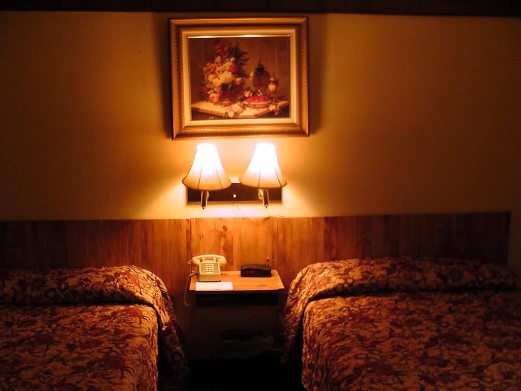Motel 95 & Campground Hixton Экстерьер фото