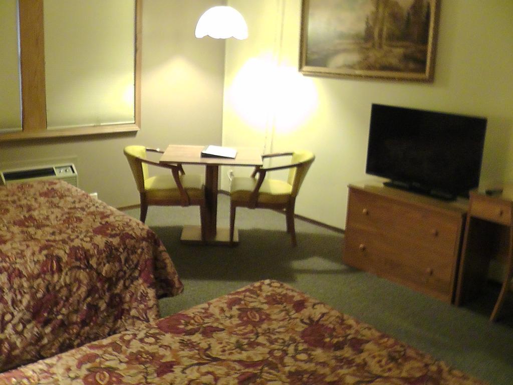 Motel 95 & Campground Hixton Экстерьер фото